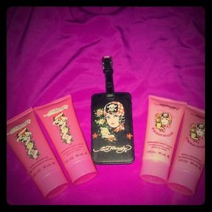 💀Ed Hardy - 2 sets of lotion & shower gel