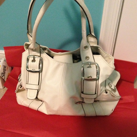 ⛔SOLD⛔⬇REDUCED⬇***Cute Off-White Purse***