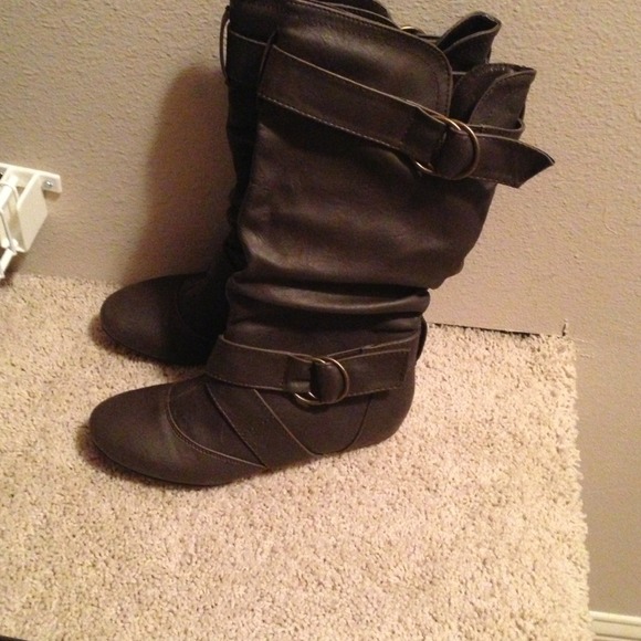 Brown flat mid calf boots❌reserved❌