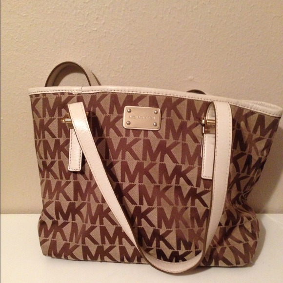 Michael Kors Handbags - Michael Kors Purse