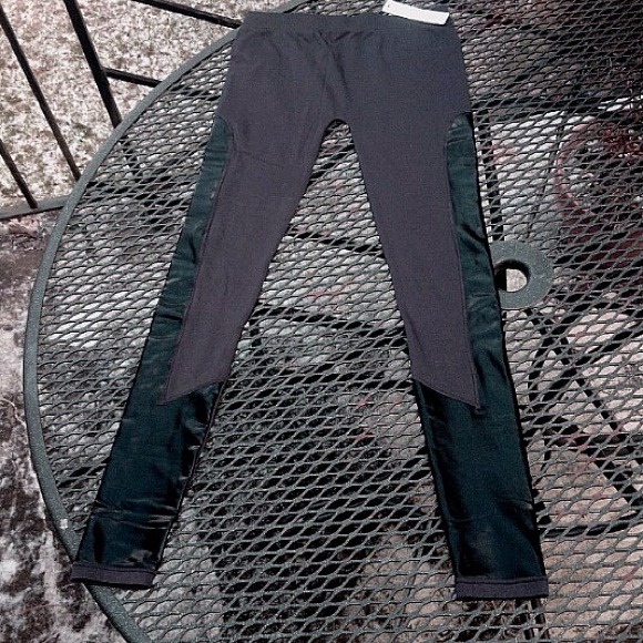SOLD!!! Via ebay! Faux leather leggings NWT $65