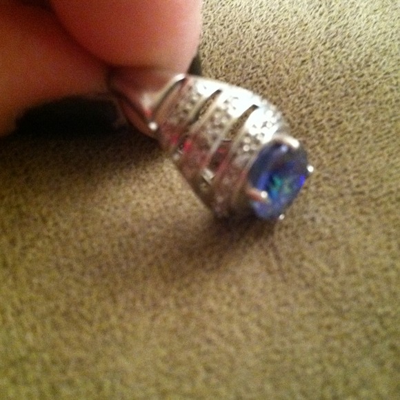 Size 5 Fine Jewelry Blue Topaz Ring .925 SS - Picture 3 of 4