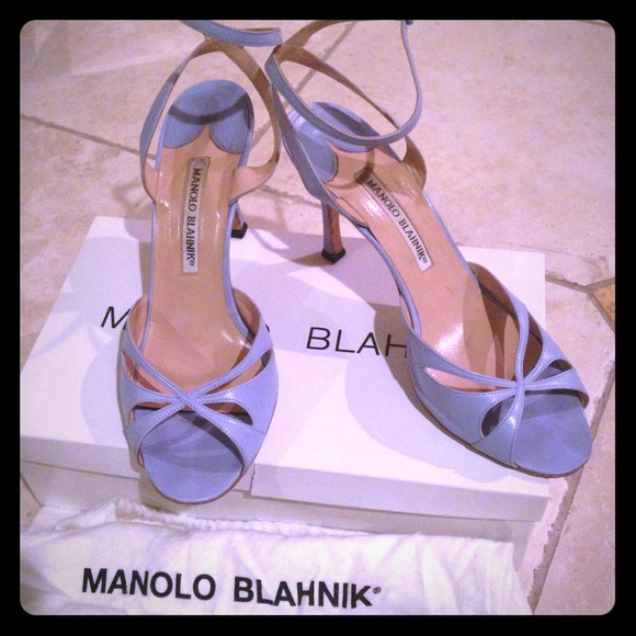 Manolo Blahnik periwinkle sandal!