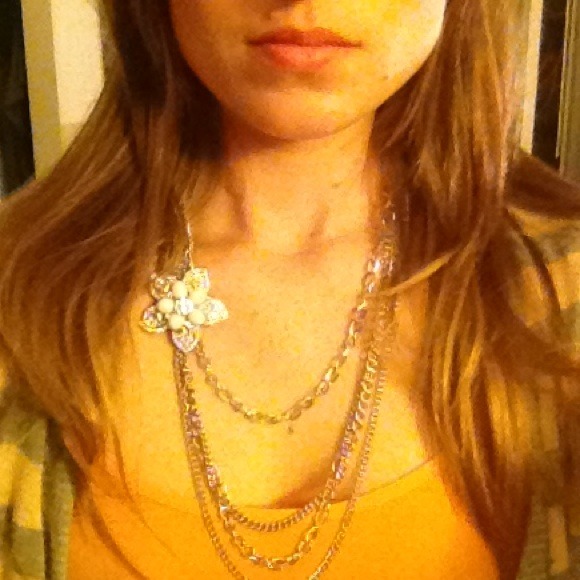 Beautiful Floral Necklaces Bundle - Picture 2 of 4