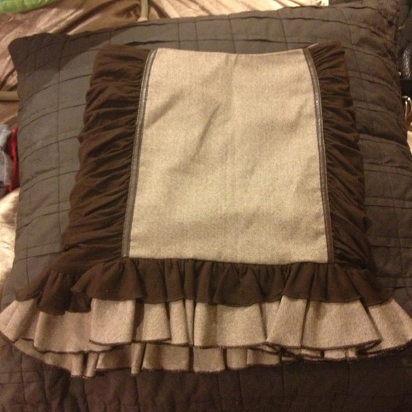 Bebe skirt