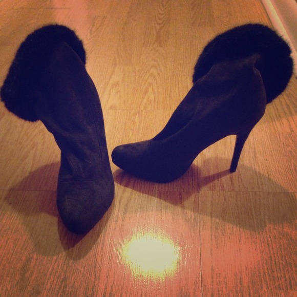 Kardashian brand booties - Picture 1 of 3