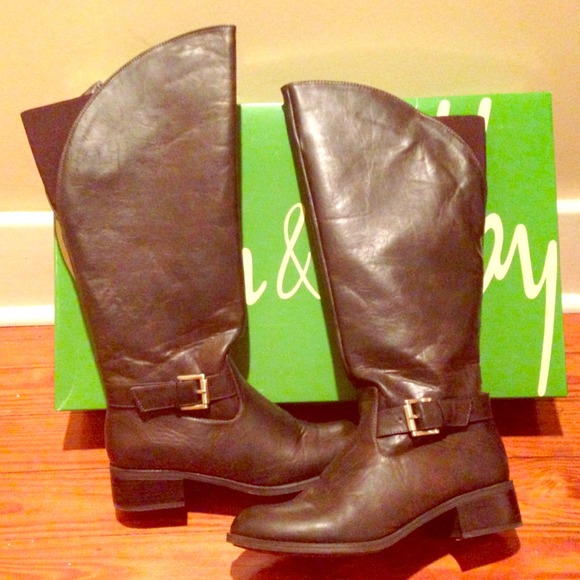 Brown boot