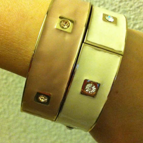 Sequined bangles with stud