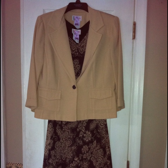 R&K Originals 2 pc. Dress and Blazer - size 12P.