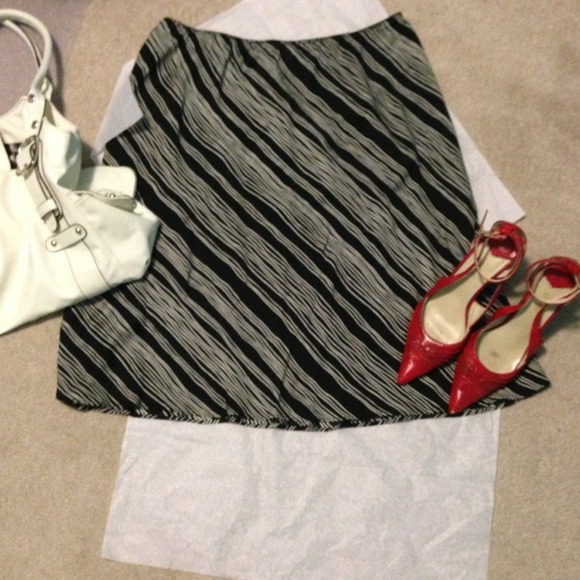 ⛔SOLD⛔***Elegant Amanda Smith Silk Skirt****