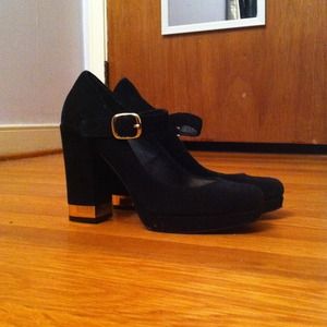 Steve Madden gold trimmed heeled mary janes 7 1/2