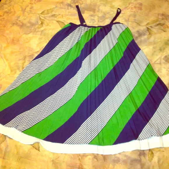 Pretty mini pleaded dress