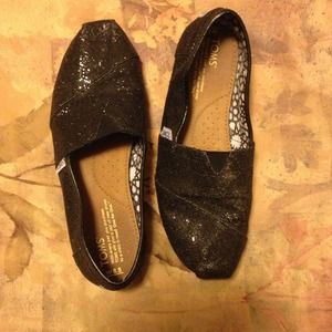 Black sparkly Toms. SOLD💵🎉