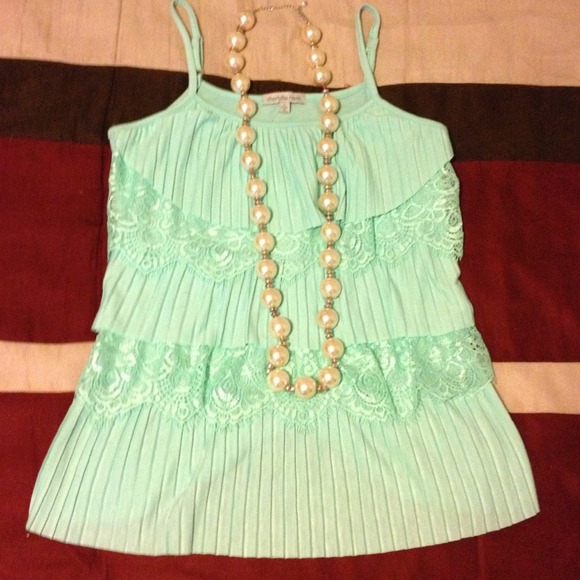 🌟SOLD🌟Cute layered top