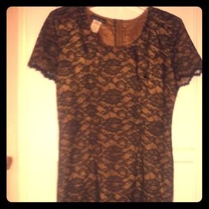 Black lace dress zipper in back