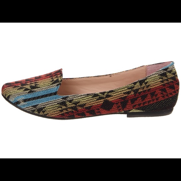 Betsey Johnson Aztec Flat 🆕 - Picture 2 of 4