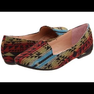Betsey Johnson Aztec Flat 🆕