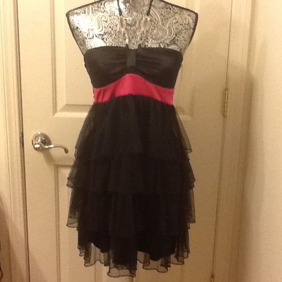 Cute ruffle dress!