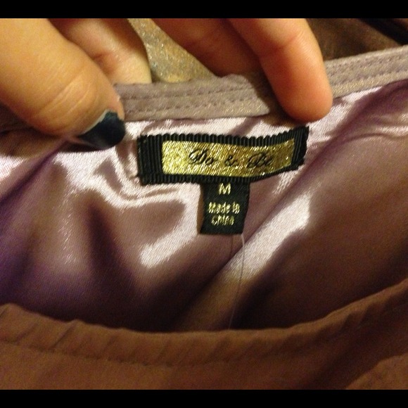 SOLD SOLD Off the shoulder going out shirt. - Picture 3 of 4