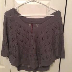 Grey top. Never worn but has no tags