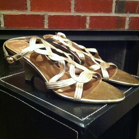 BUNDLE or @heathermckay-Skl/Gold Wedge Sandals