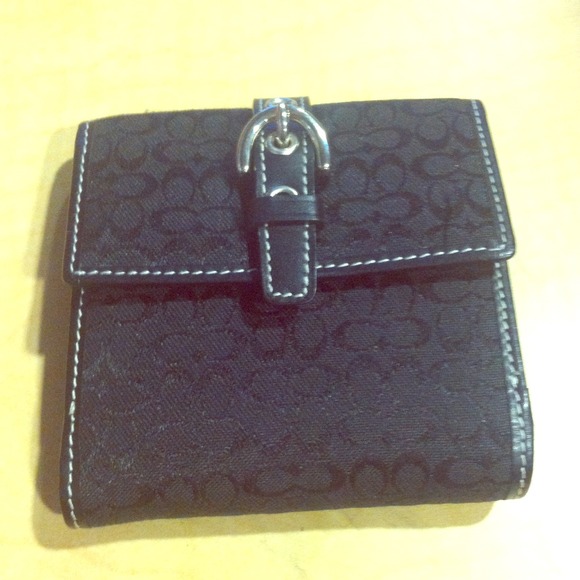 🚫TRADED!🚫NWOT coach wallet :)