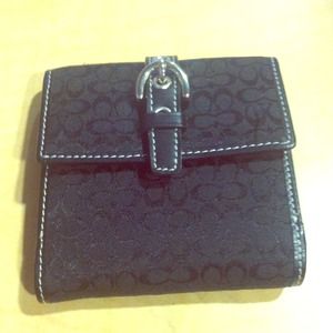 🚫TRADED!🚫NWOT coach wallet :)