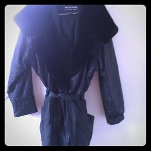 💢Sold💢3/4 length Black Leather with fur Collar