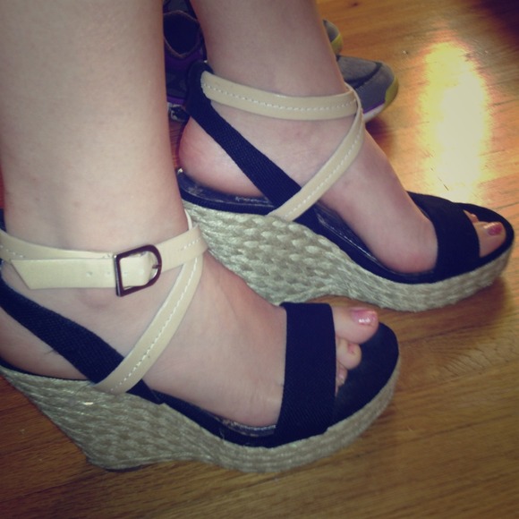 BCBG hills !! Very good condition!