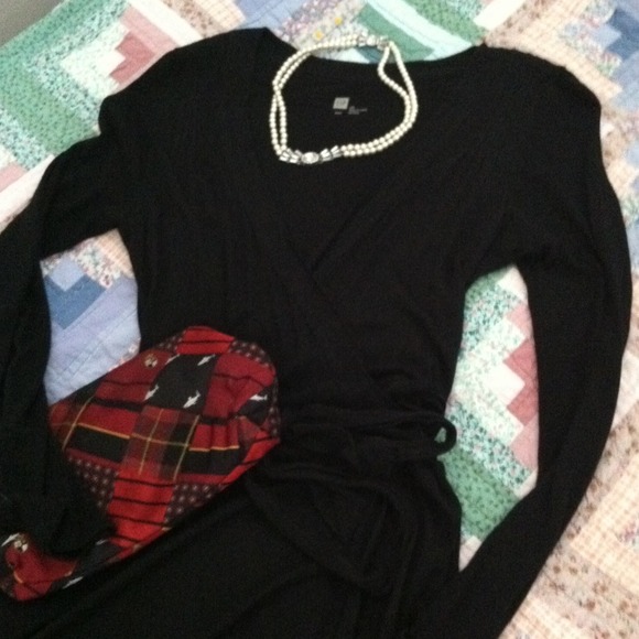 Host Pick! Gap Black Wrap Dress - Picture 2 of 3