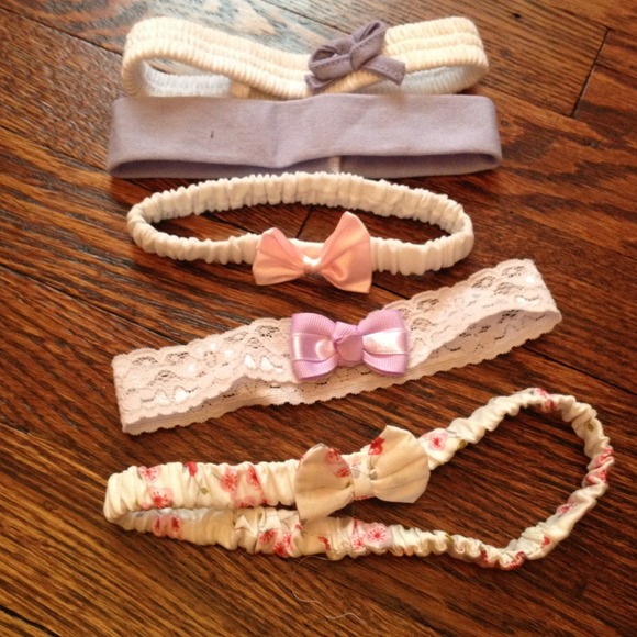 Sold in bundle ! Bows! 5 asst headbands for babies
