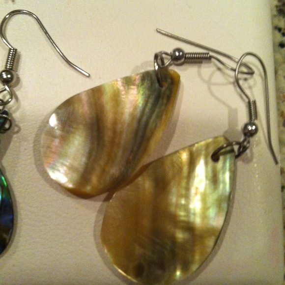 Shell earrings - Picture 2 of 4