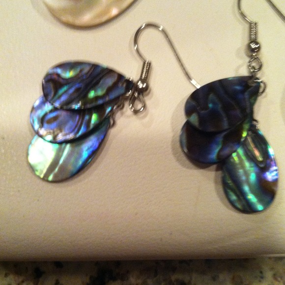 Shell earrings - Picture 3 of 4