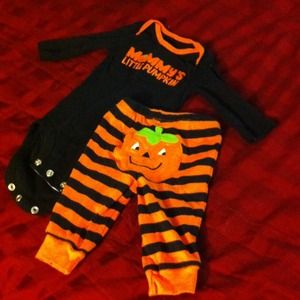 Mommas little pumpkin outfit 0-3
