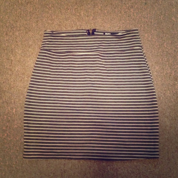 Gray striped BDG skirt