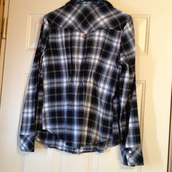 Top - Picture 2 of 4