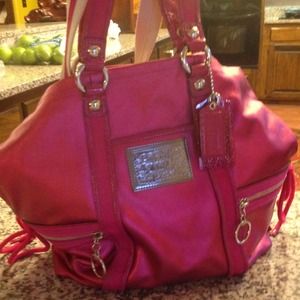 SALE! :) Coach Poppy hot pink leather bag.