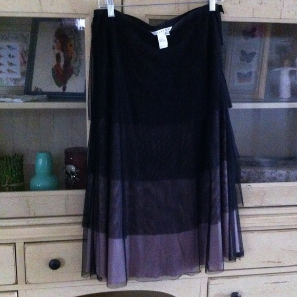 Pretty skirt - Picture 4 of 4