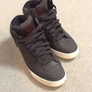 Nike Brown Men Shoes