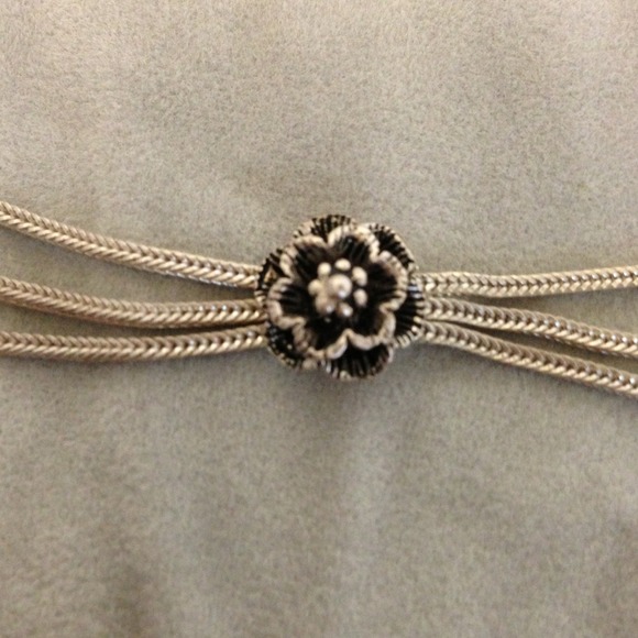 Silver Neckless - Picture 2 of 3