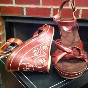 *REDUCED* Brown Faux Leather/Suede Wedge Sandals