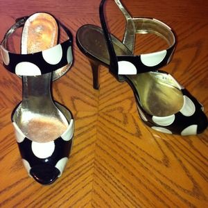 Polka dot peep toe pumps
