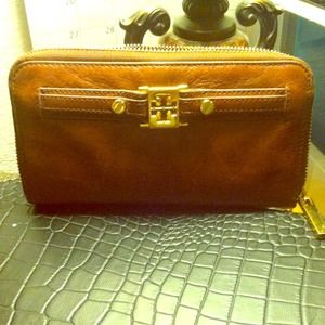 💟Reserved💟 Authentic Tory Burch Wallet