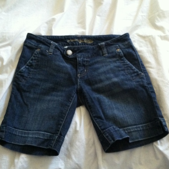 💥SOLD💥Cute American Eagle distressed shorts