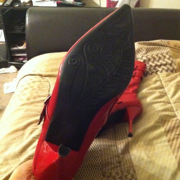 Cute red - Picture 2 of 4