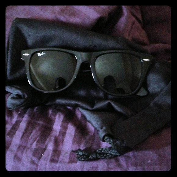*Reduced* Authentic RayBan large frame sunglasses