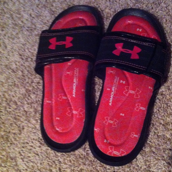 🎀 Reserved Under Armour Sandals