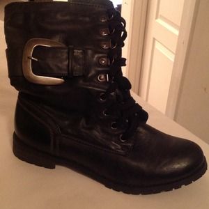 Cute Black combat boots with buckle