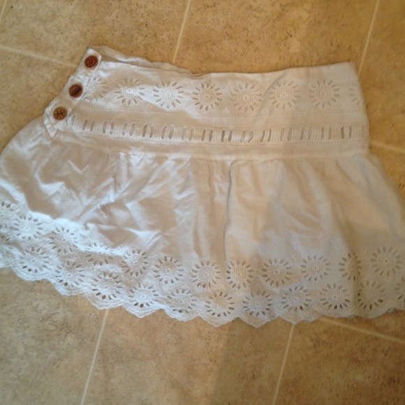 🌸American Eagle White mini skirt🌸
