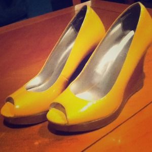 Yellow wedge heels, size 7.5, 4" heel, wooden heel